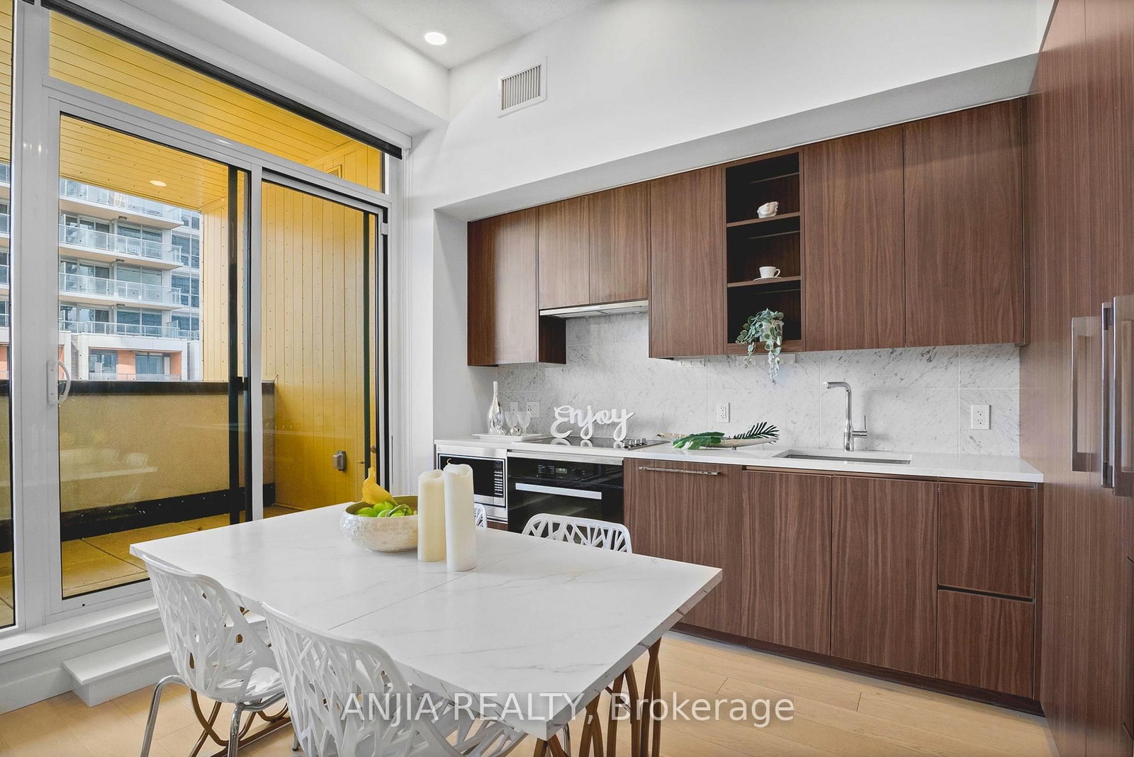 85 McMahon Drive • #TH607 • Toronto, ON photo 13