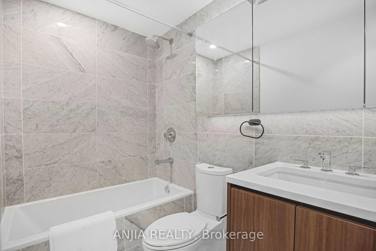 85 McMahon Drive • #TH607 • Toronto, ON photo 21