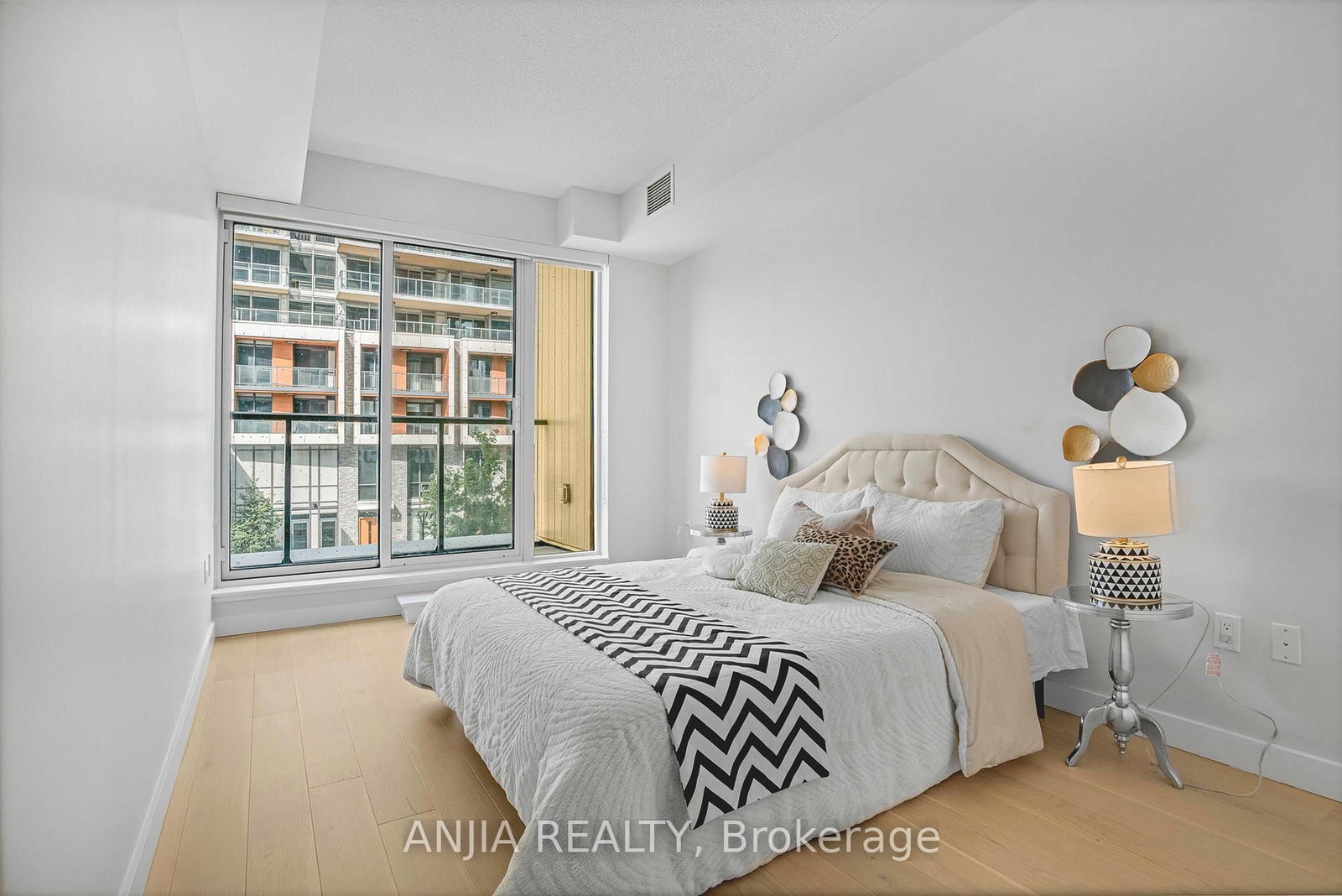 85 McMahon Drive • #TH607 • Toronto, ON photo 22