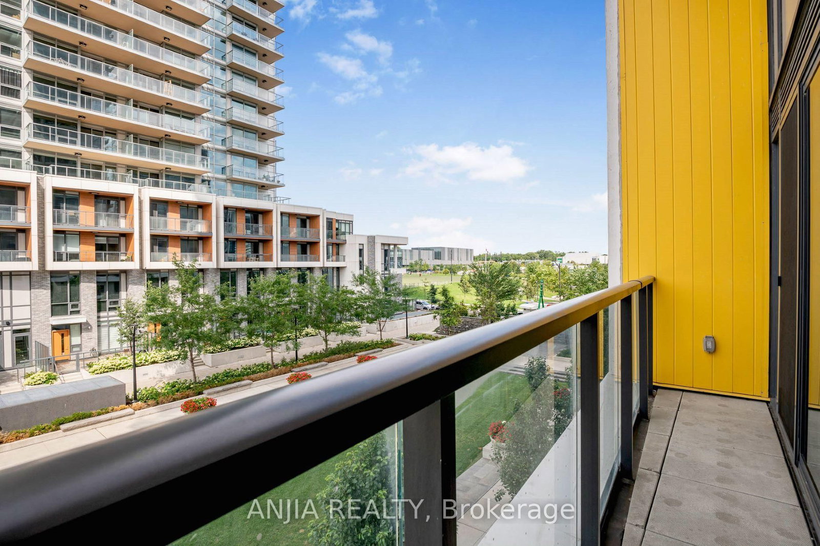 85 McMahon Drive • #TH607 • Toronto, ON photo 28