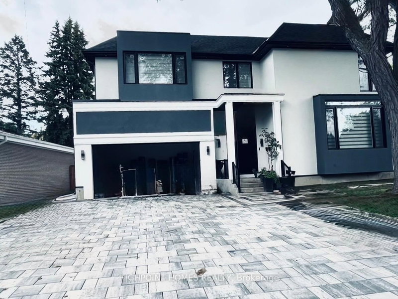 Lower 1 - 4 Lacewood Crescent