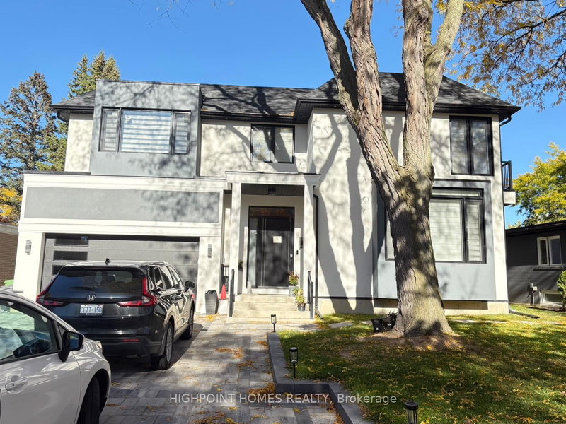 Lower 1 - 4 Lacewood Crescent