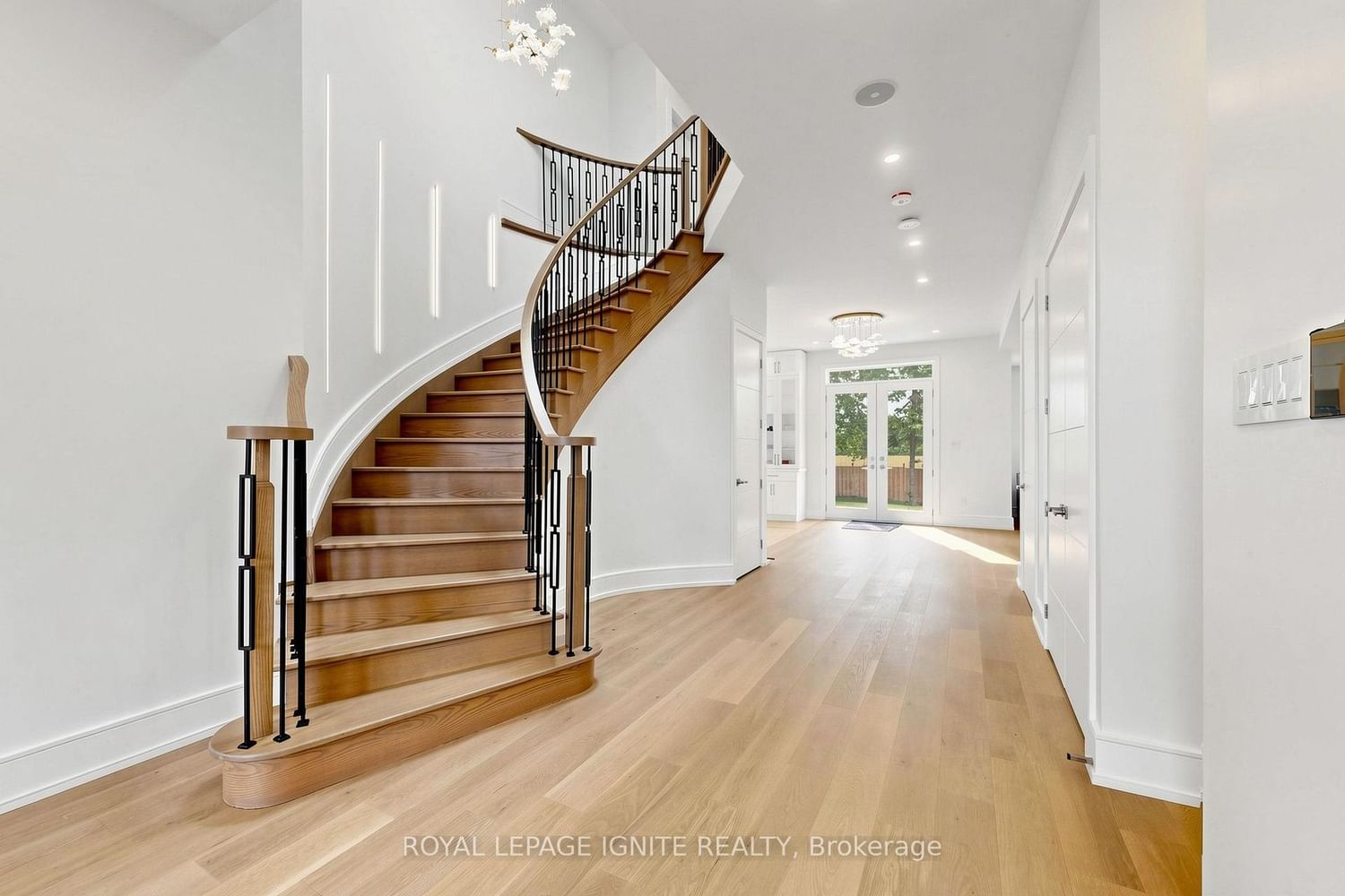 26 Devondale Avenue • Toronto, ON photo 15