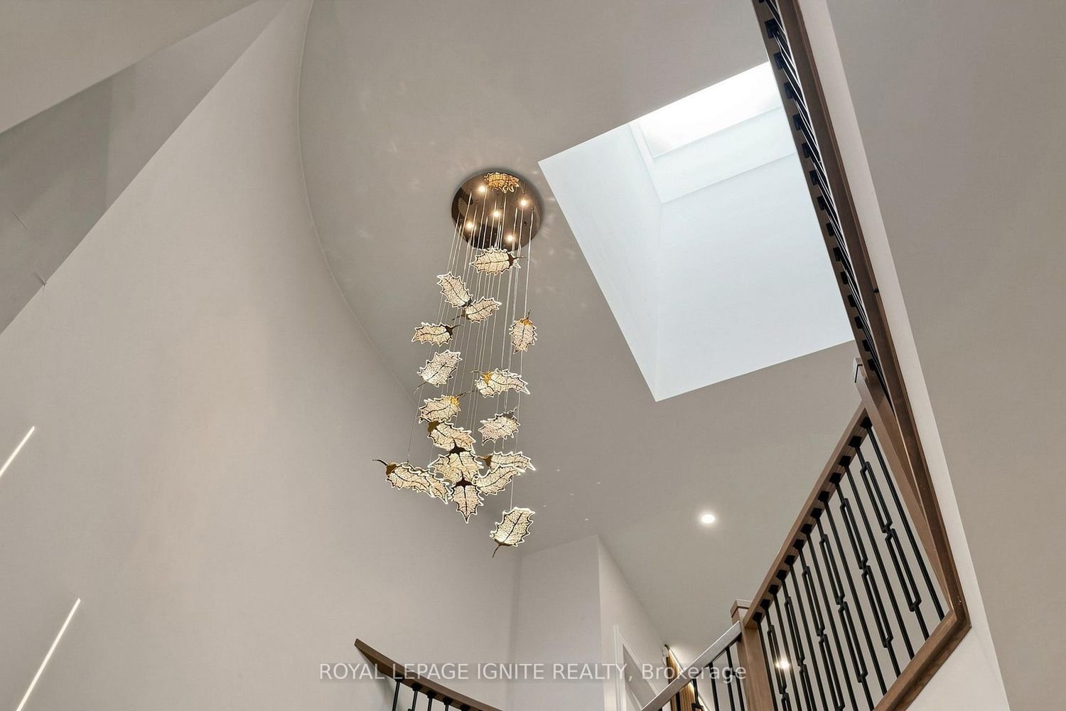 26 Devondale Avenue • Toronto, ON photo 17
