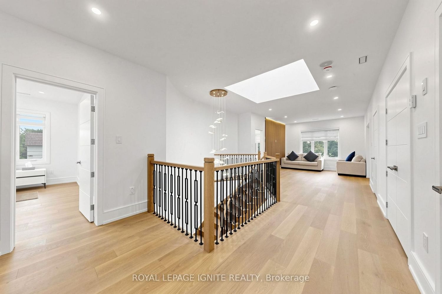 26 Devondale Avenue • Toronto, ON photo 18