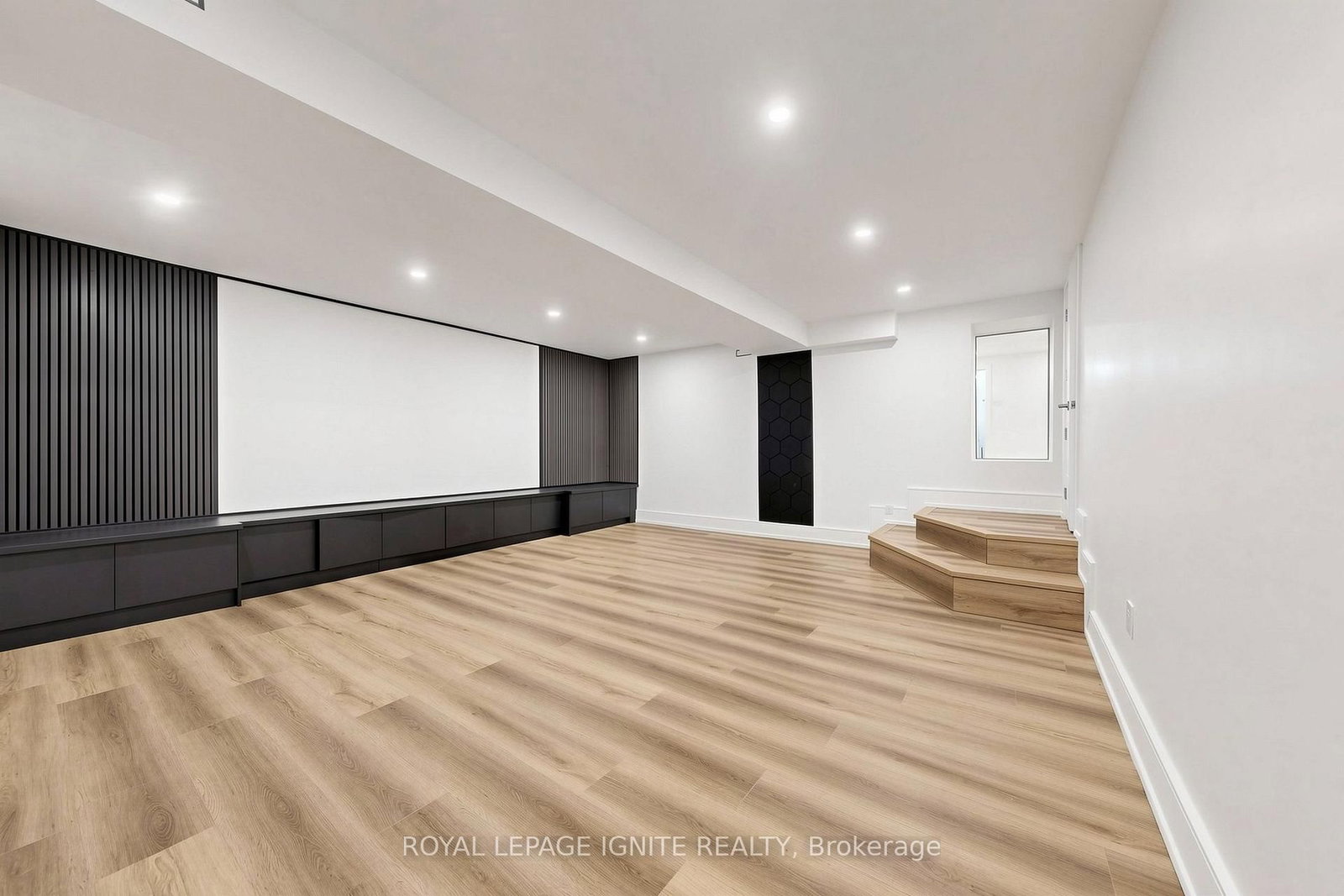 26 Devondale Avenue • Toronto, ON photo 39
