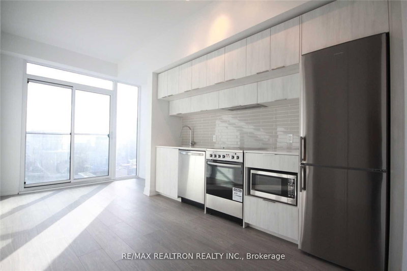 2507 - 181 Dundas Street E