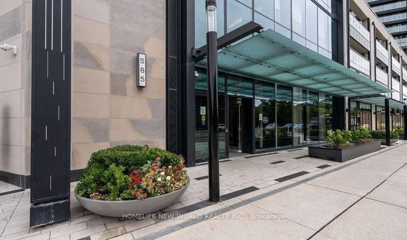 2220 - 585 BLOOR Street E