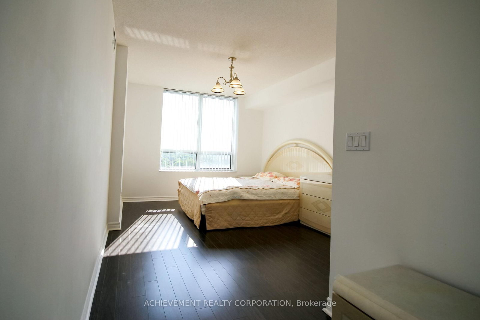 18 Sommerset Way • #1016 • Toronto, ON photo 12