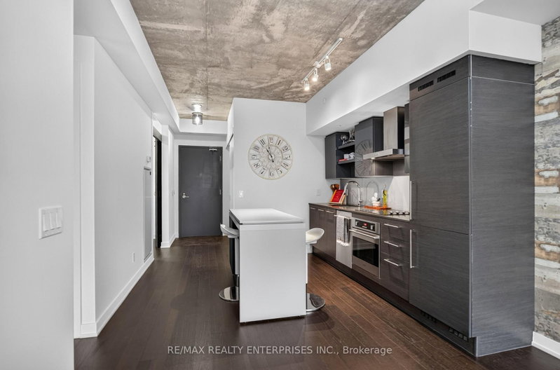 942 - 1030 King Street W