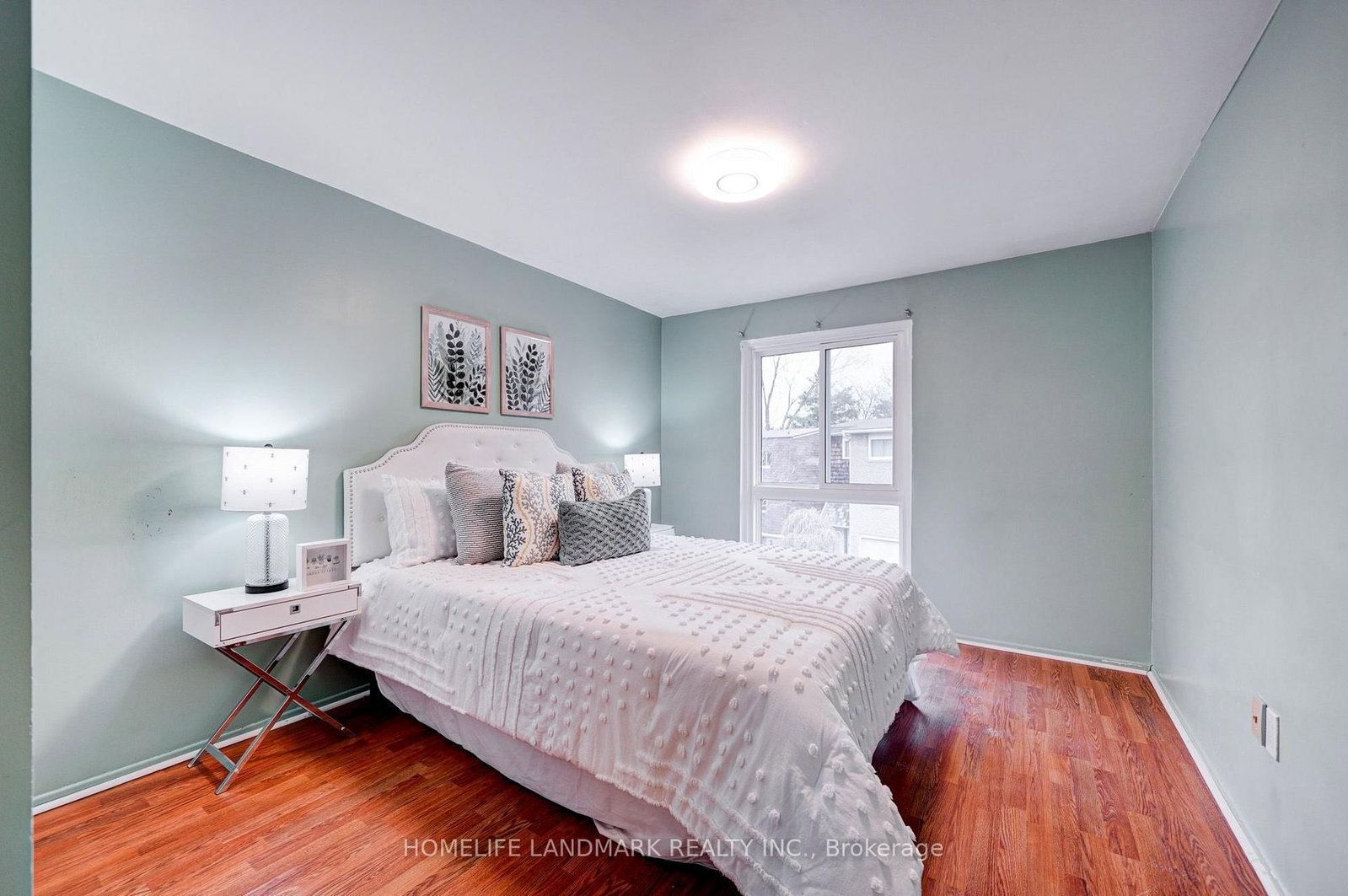 8 Rusty Crest Way • Toronto, ON photo 13