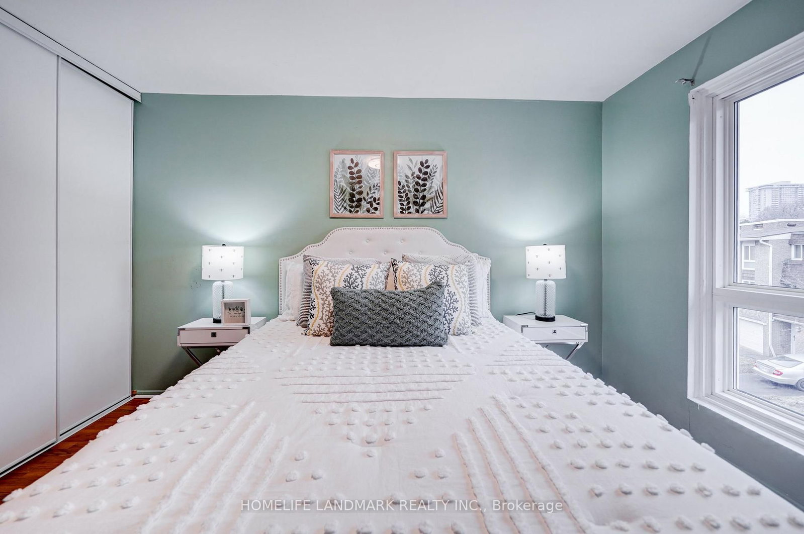 8 Rusty Crest Way • Toronto, ON photo 14