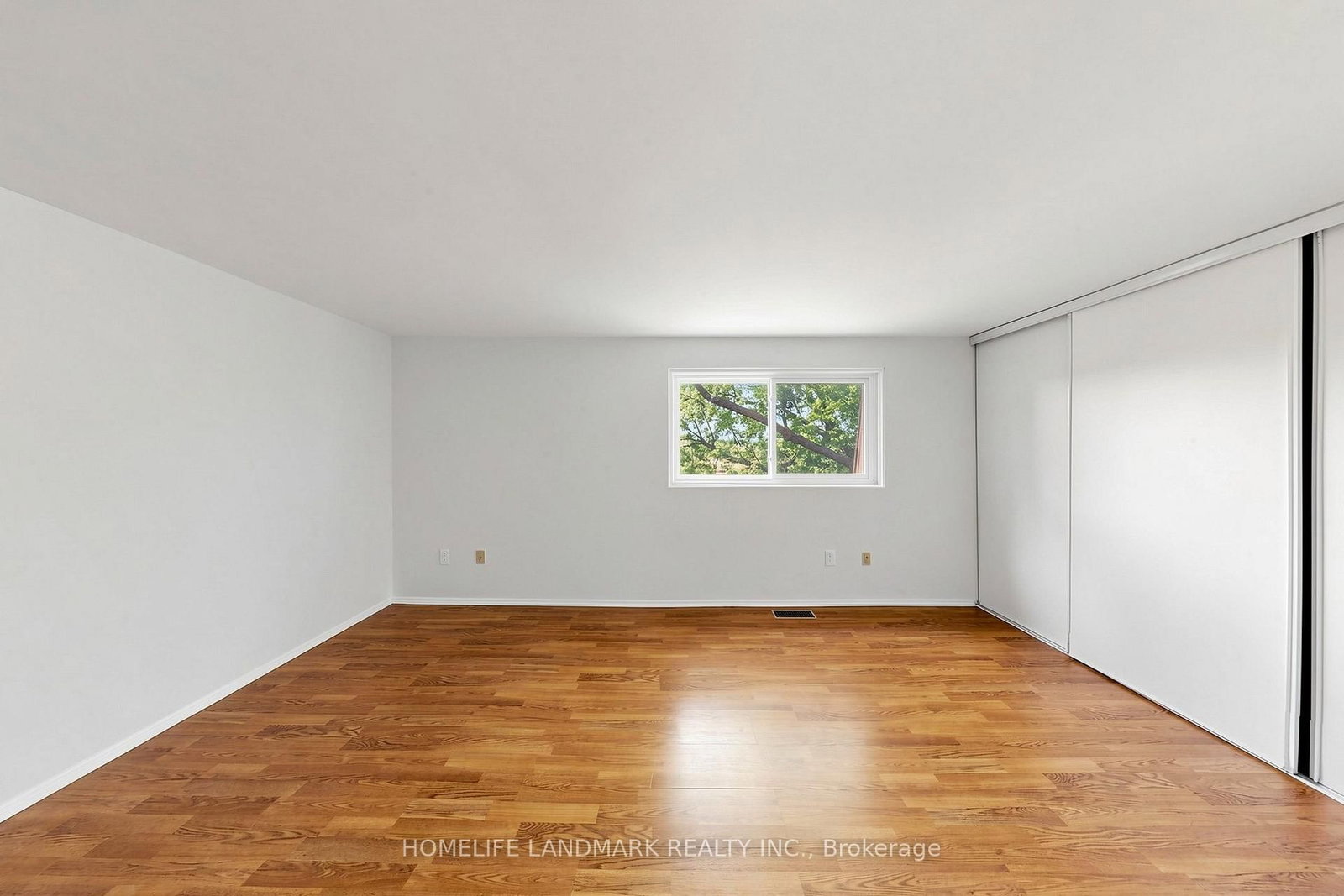 8 Rusty Crest Way • Toronto, ON photo 16