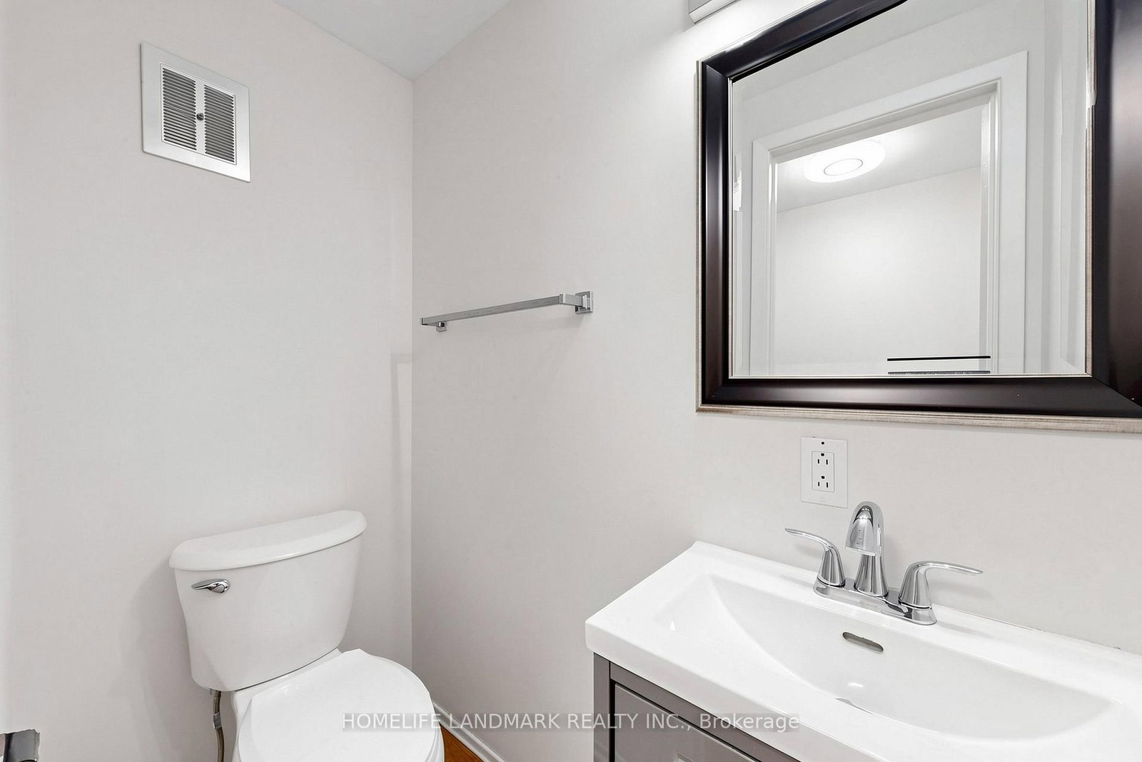 8 Rusty Crest Way • Toronto, ON photo 27