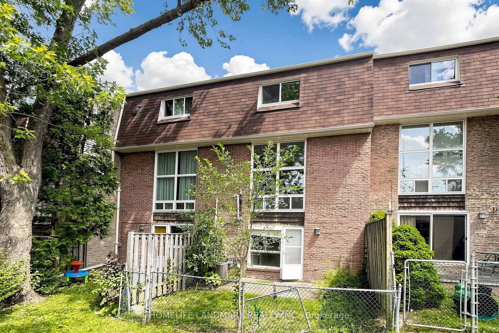 8 Rusty Crest Way • Toronto, ON photo 41