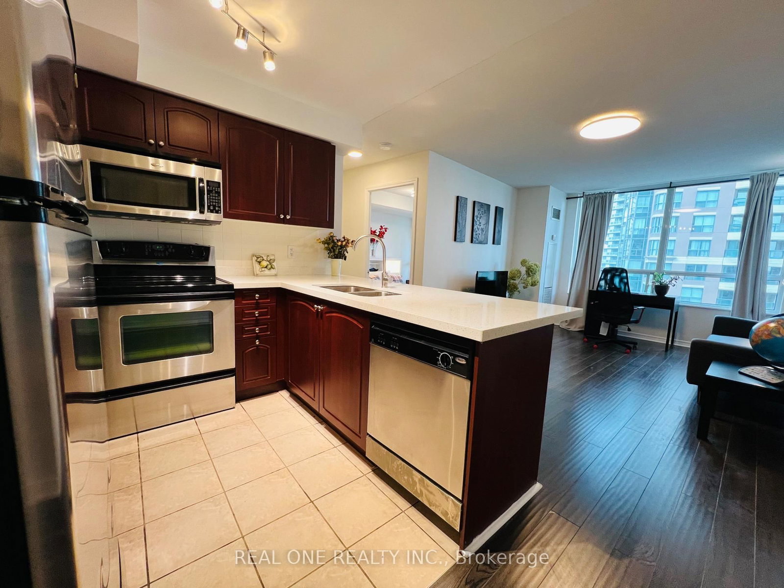 503 Beecroft Road • #801 • Toronto, ON photo 8