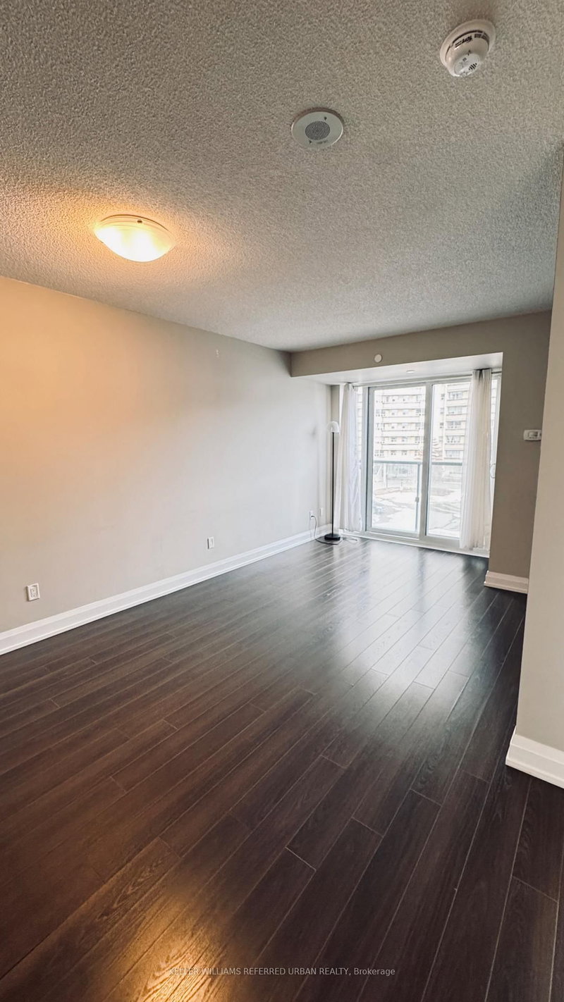 18 Graydon Hall Dr photo 5