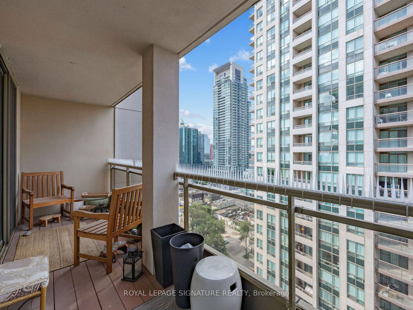 256 Doris Avenue • #1711 • Toronto, ON photo 20