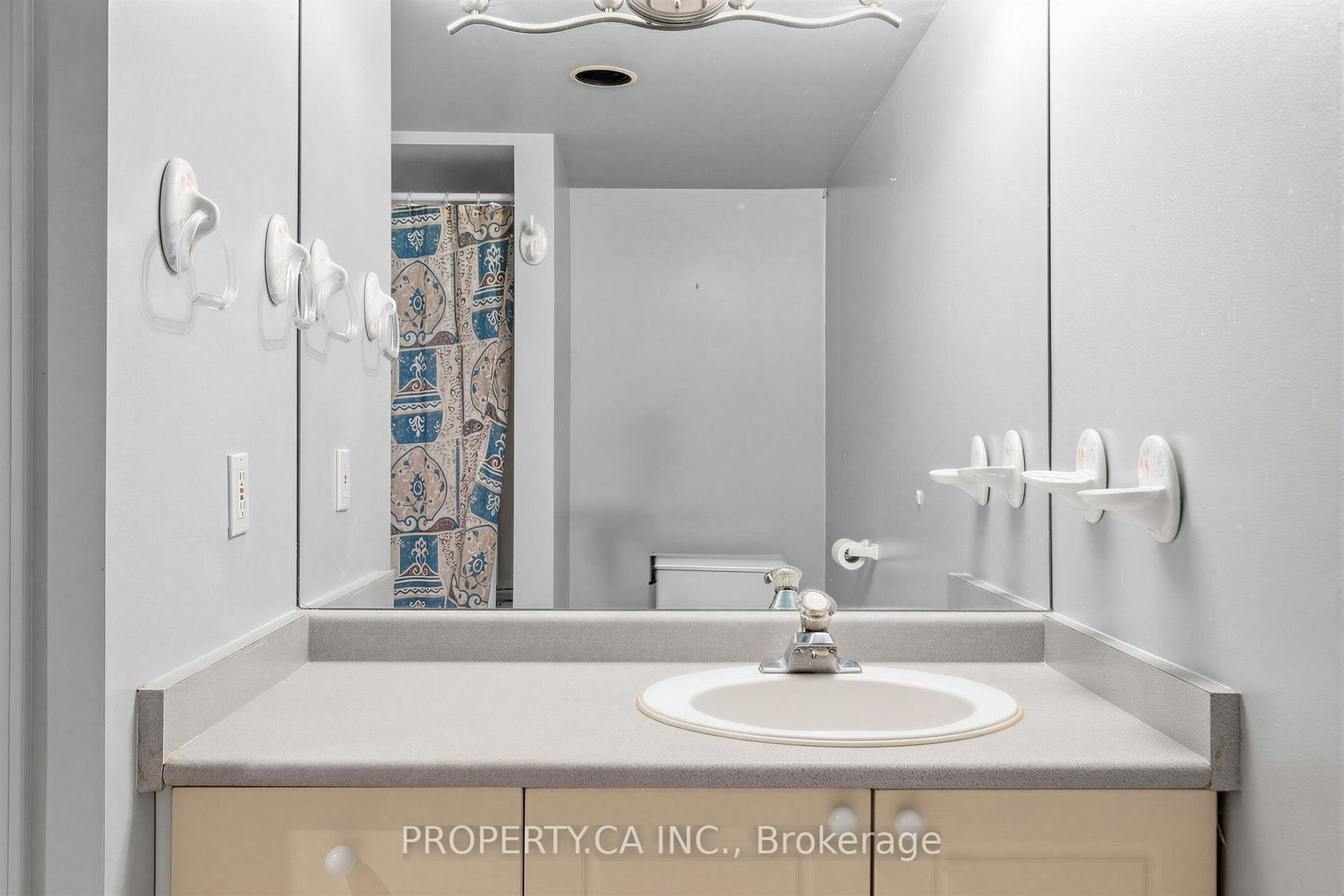 48 Santa Barbara Road • Toronto, ON photo 25