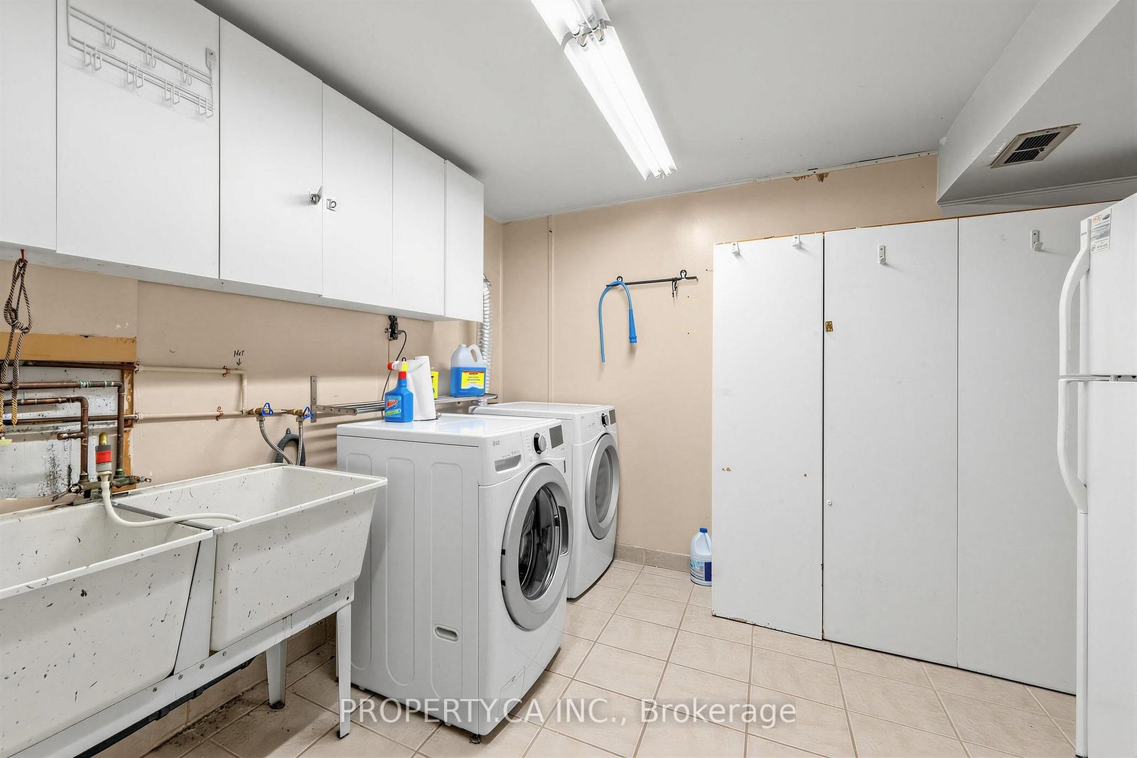 48 Santa Barbara Road • Toronto, ON photo 29