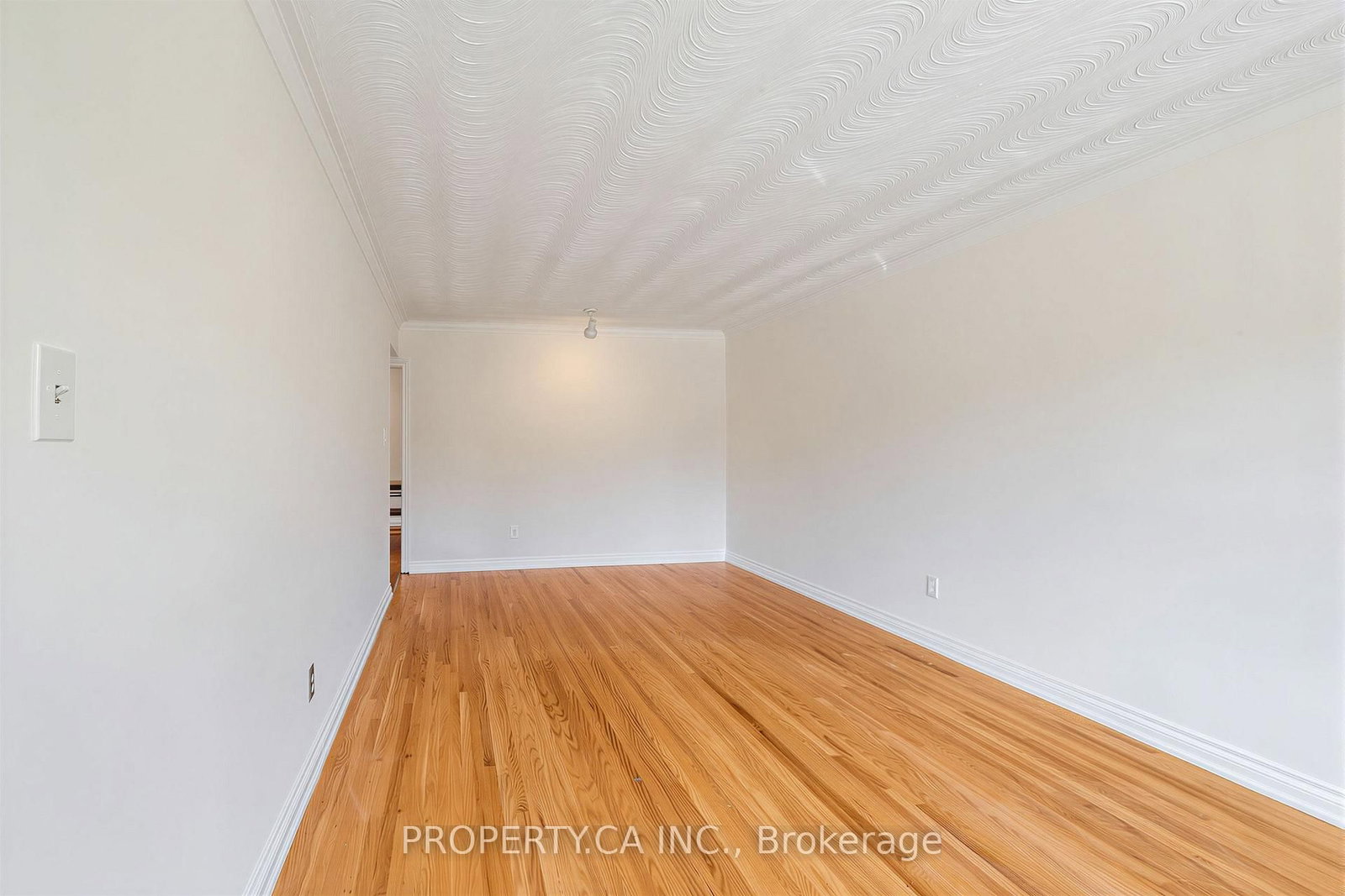 48 Santa Barbara Road • Toronto, ON photo 4