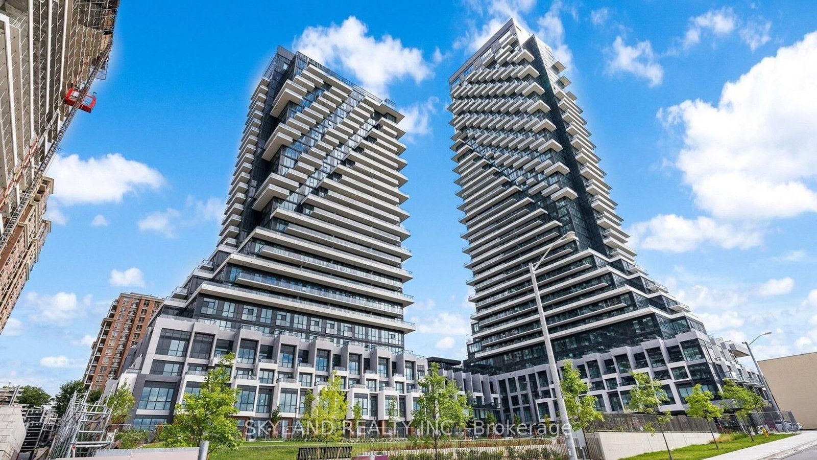 30 Inn On The Park Drive • #PH 09 • Toronto, ON photo 2