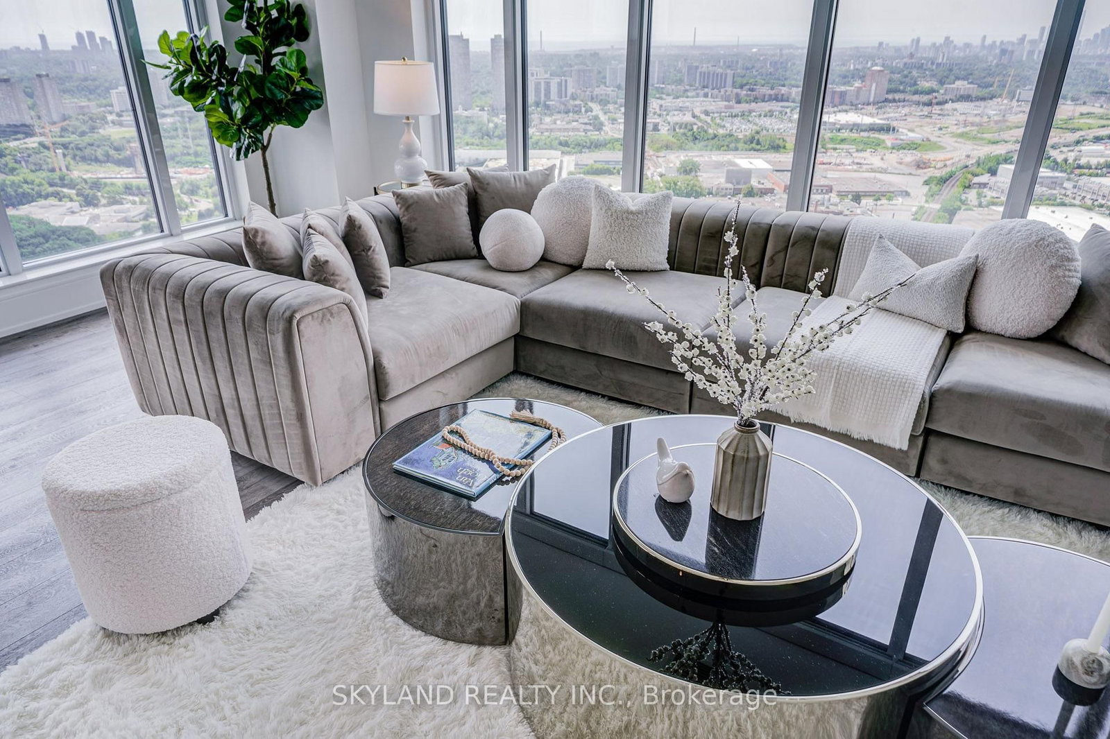 30 Inn On The Park Drive • #PH 09 • Toronto, ON photo 21