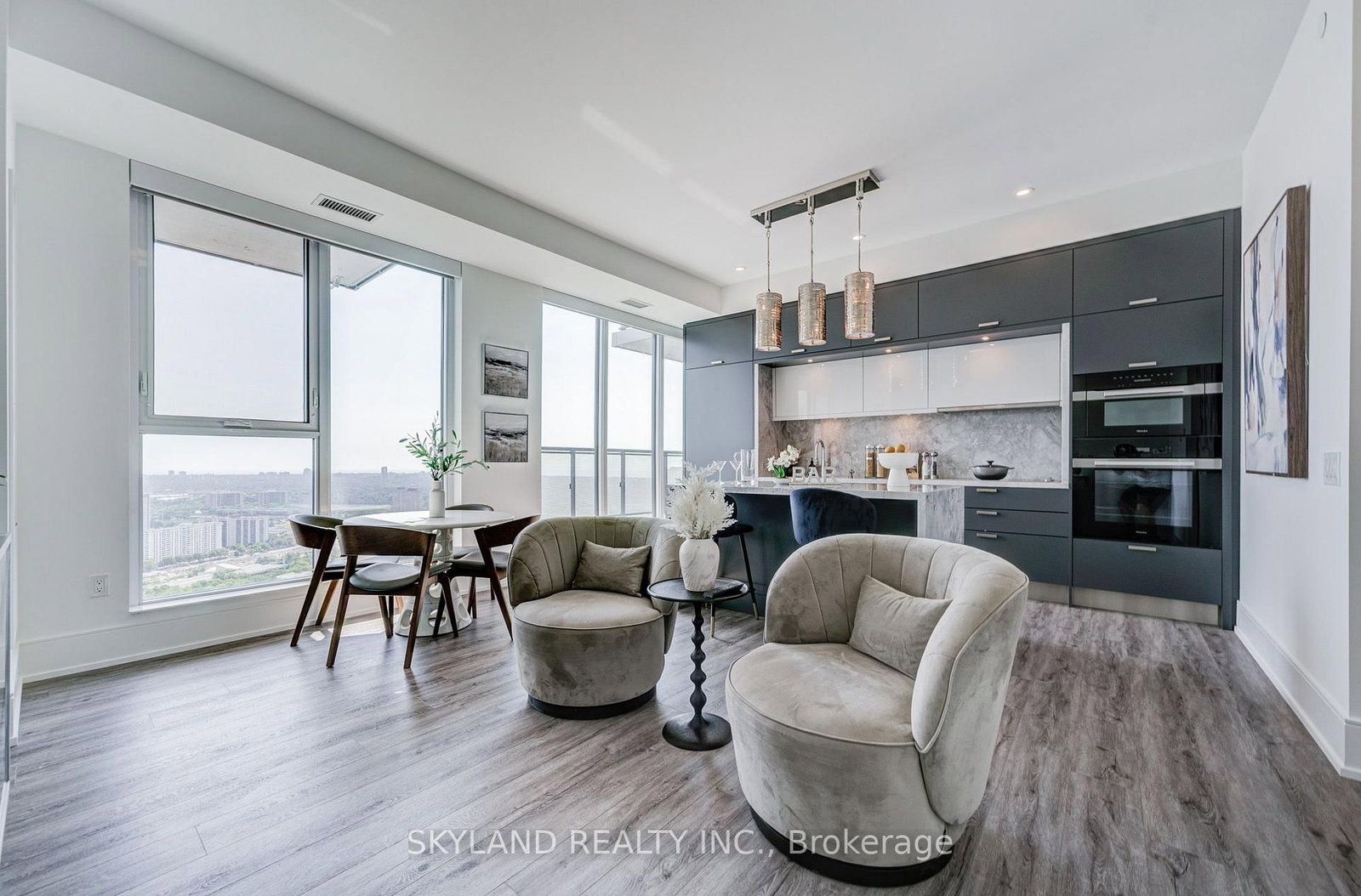30 Inn On The Park Drive • #PH 09 • Toronto, ON photo 5
