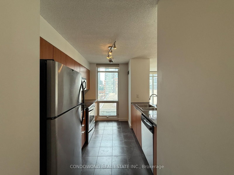 1206 - 11 Brunel Court