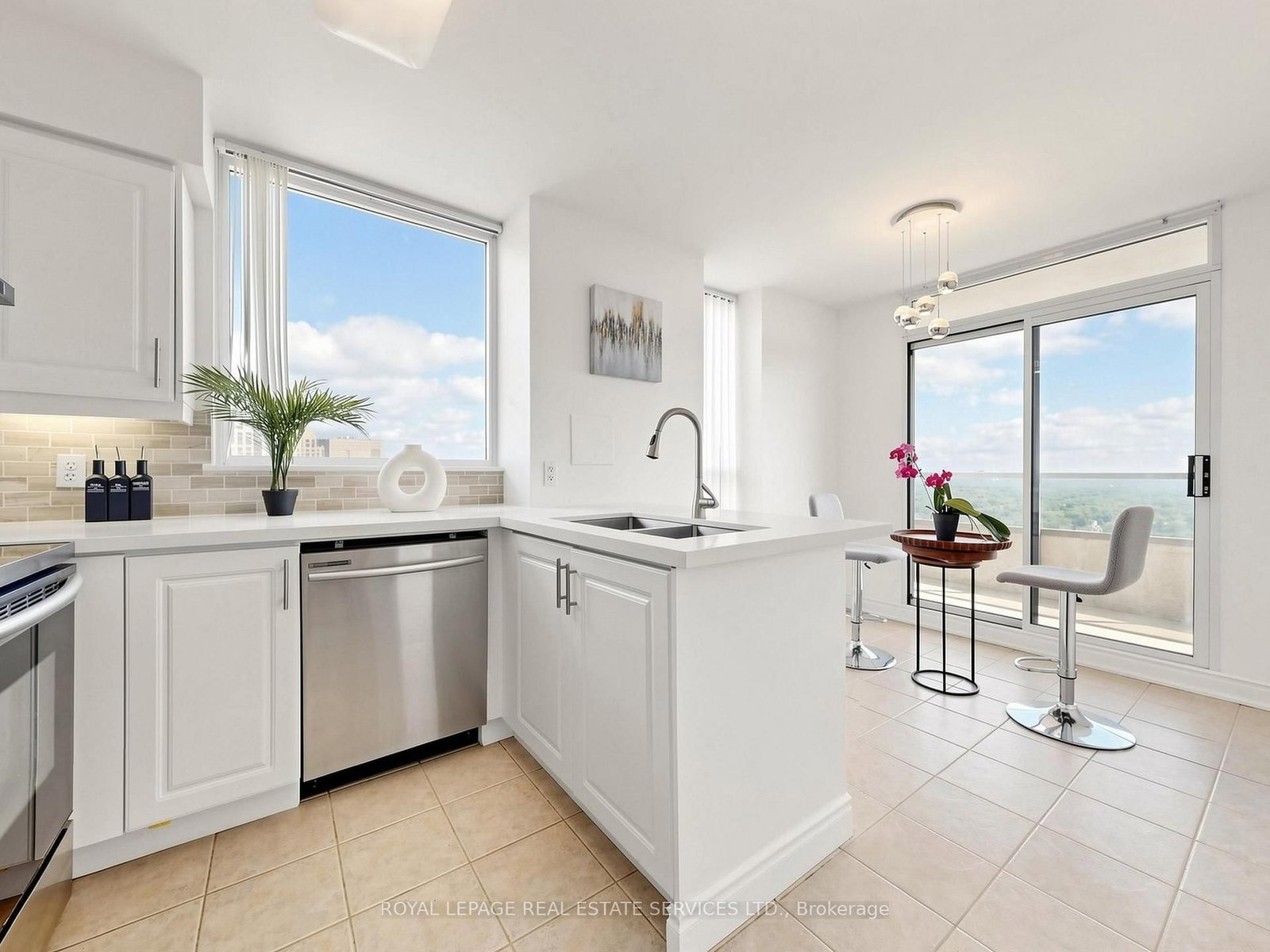 23 Hollywood Avenue • #3505 • Toronto, ON photo 4