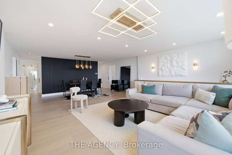 256 Jarvis St photo 5