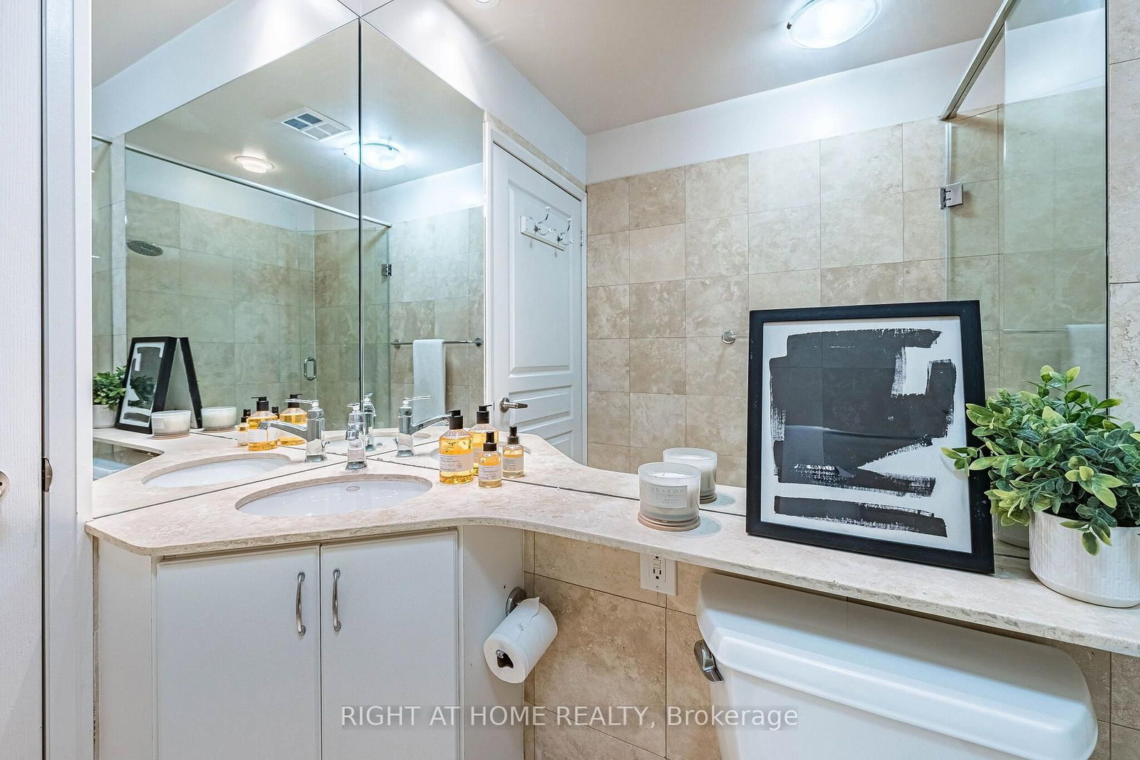 1121 Bay Street • #1106 • Toronto, ON photo 21