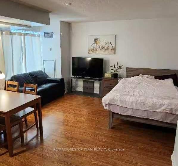 1308 - 200 Victoria Street