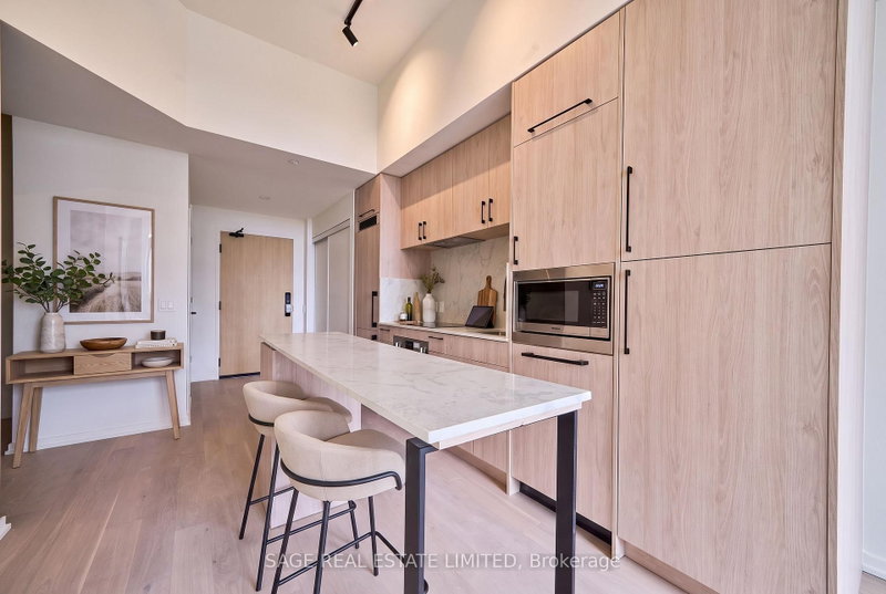 109 Erskine Ave photo 5