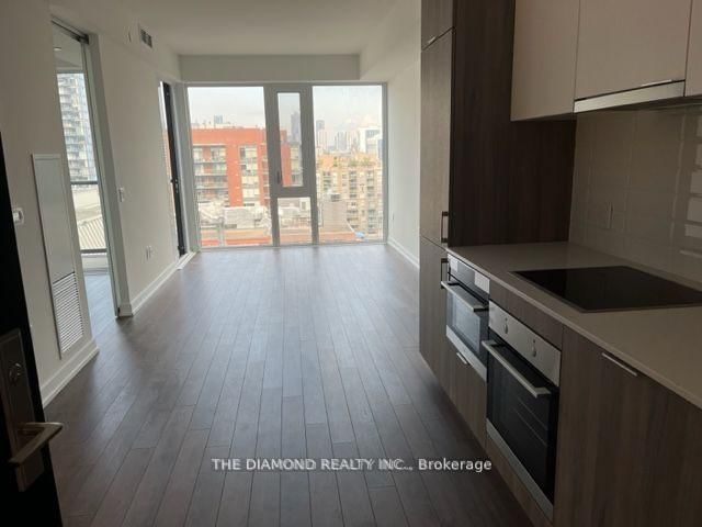 1206 - 158 FRONT Street E