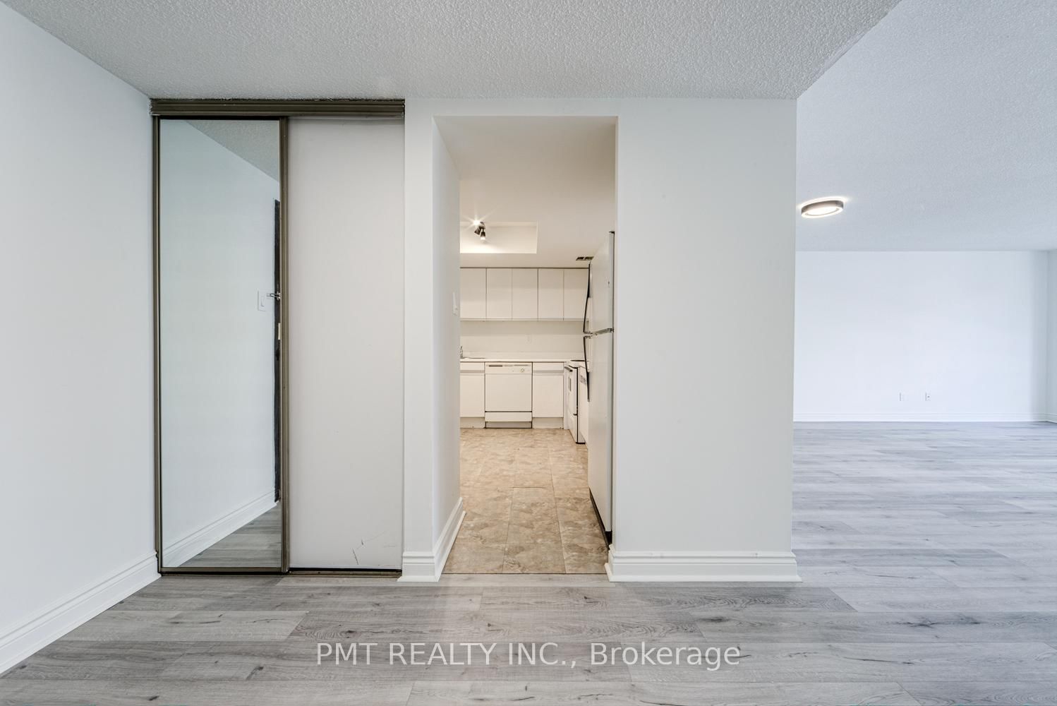 77 Carlton Street • #202 • Toronto, ON photo 11