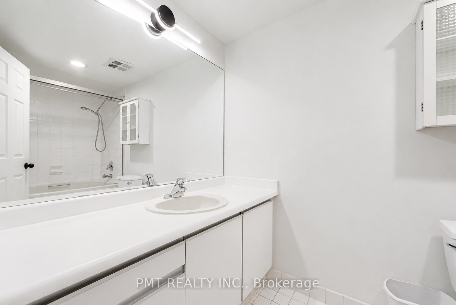 77 Carlton Street • #202 • Toronto, ON photo 18
