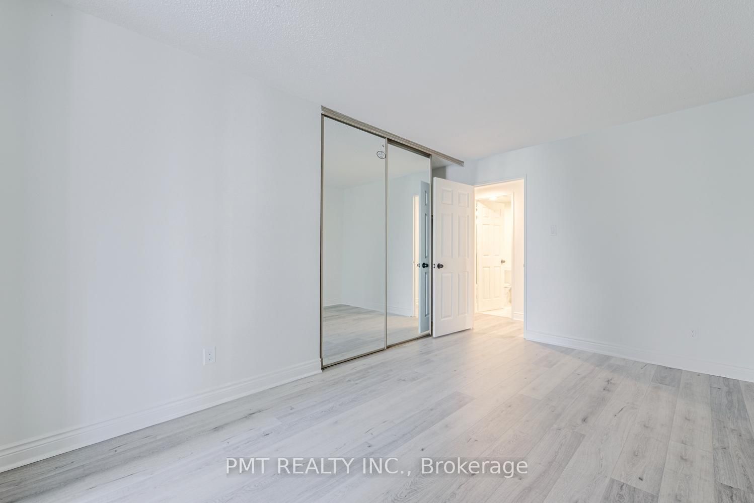 77 Carlton Street • #202 • Toronto, ON photo 20