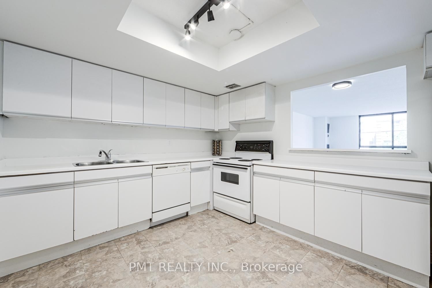 77 Carlton Street • #202 • Toronto, ON photo 9