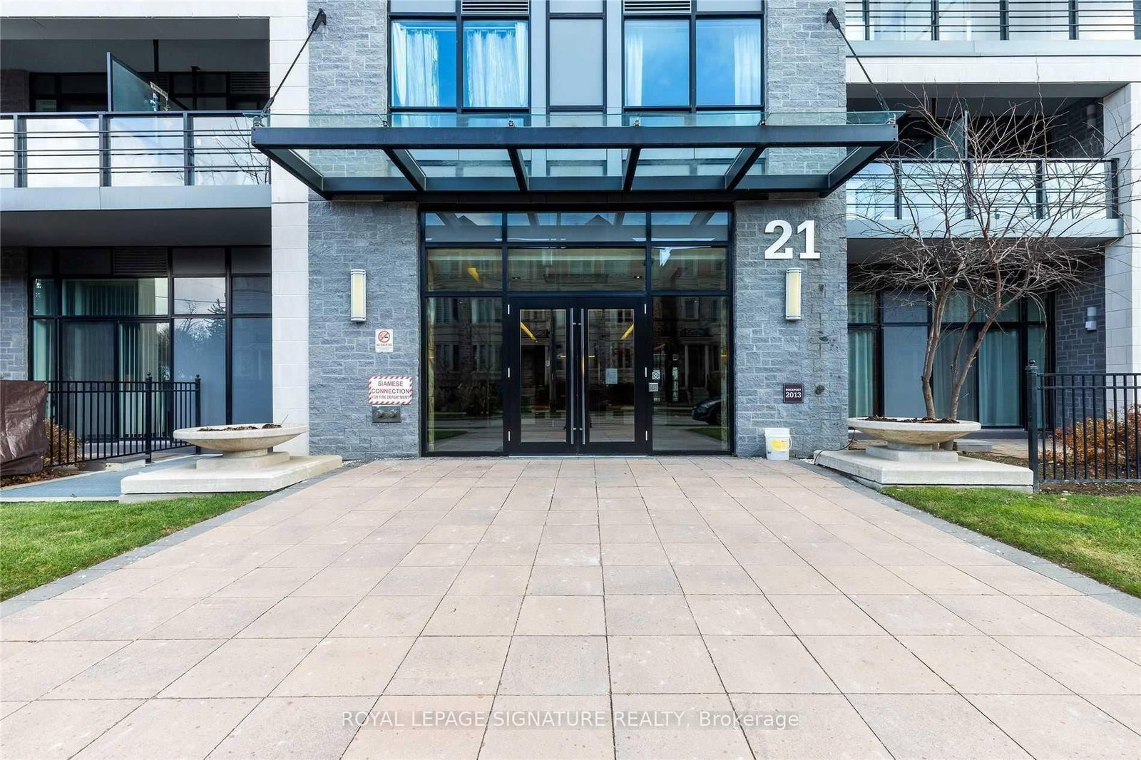 408 - 21 Clairtrell Road, Toronto 2