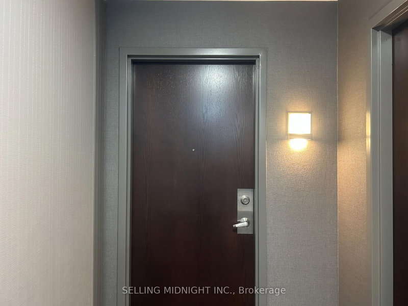 401 - 19 Avondale Avenue