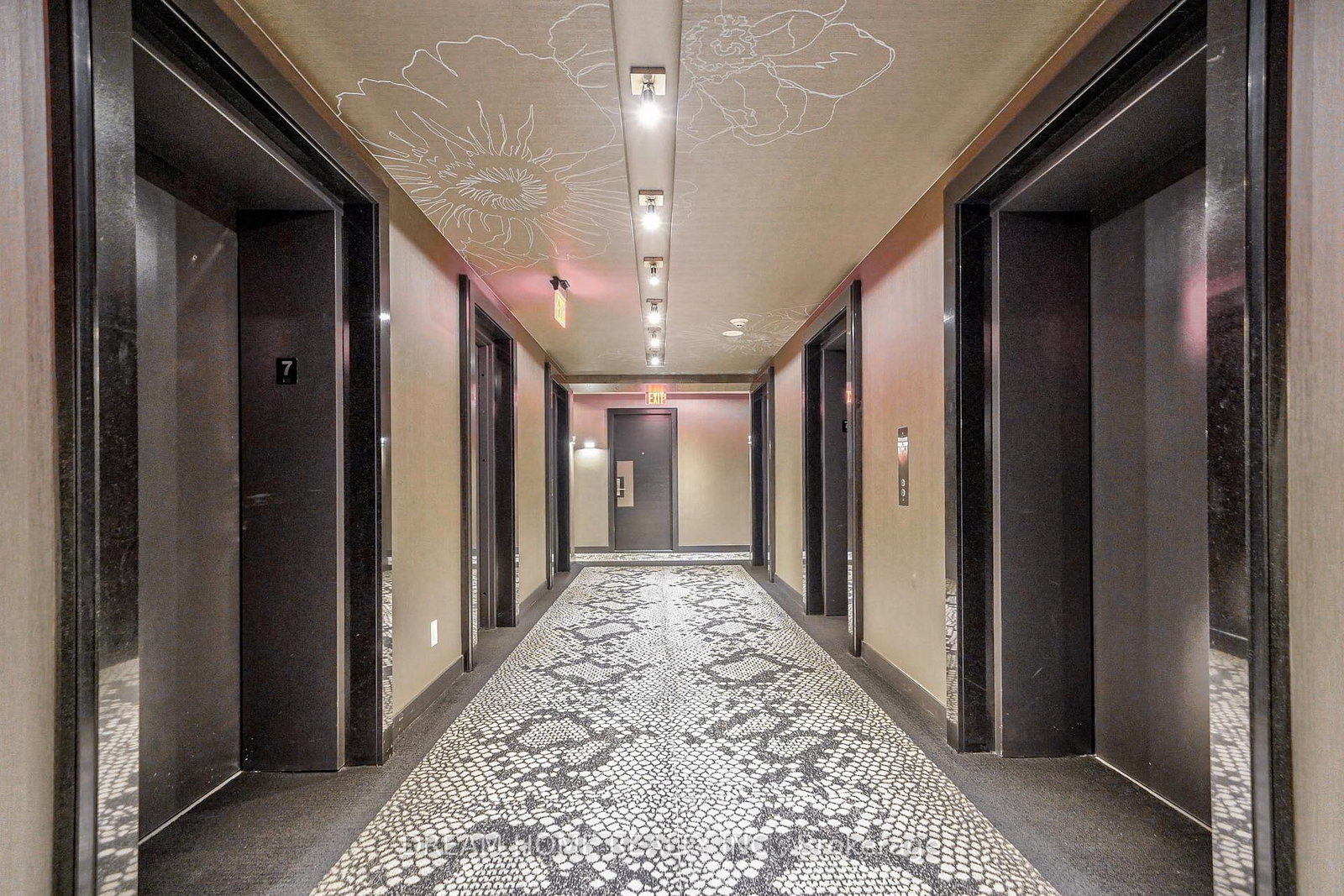 709 - 1080 Bay Street, Toronto 5