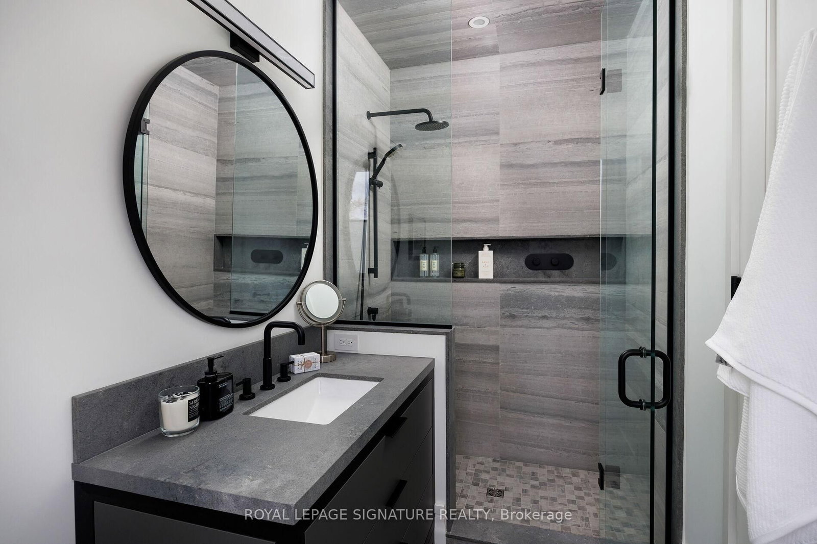 207 Strathallan Boulevard • Toronto, ON photo 32