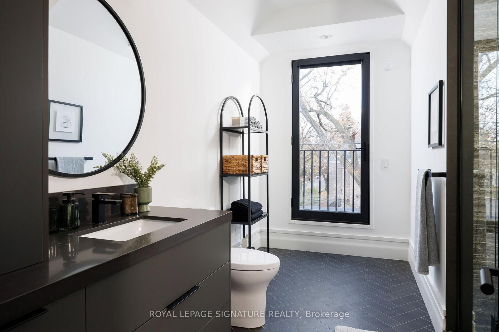 207 Strathallan Boulevard • Toronto, ON photo 39