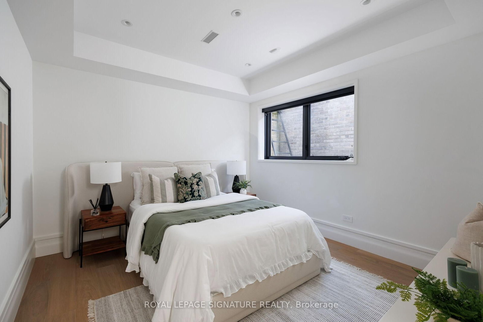 207 Strathallan Boulevard • Toronto, ON photo 44