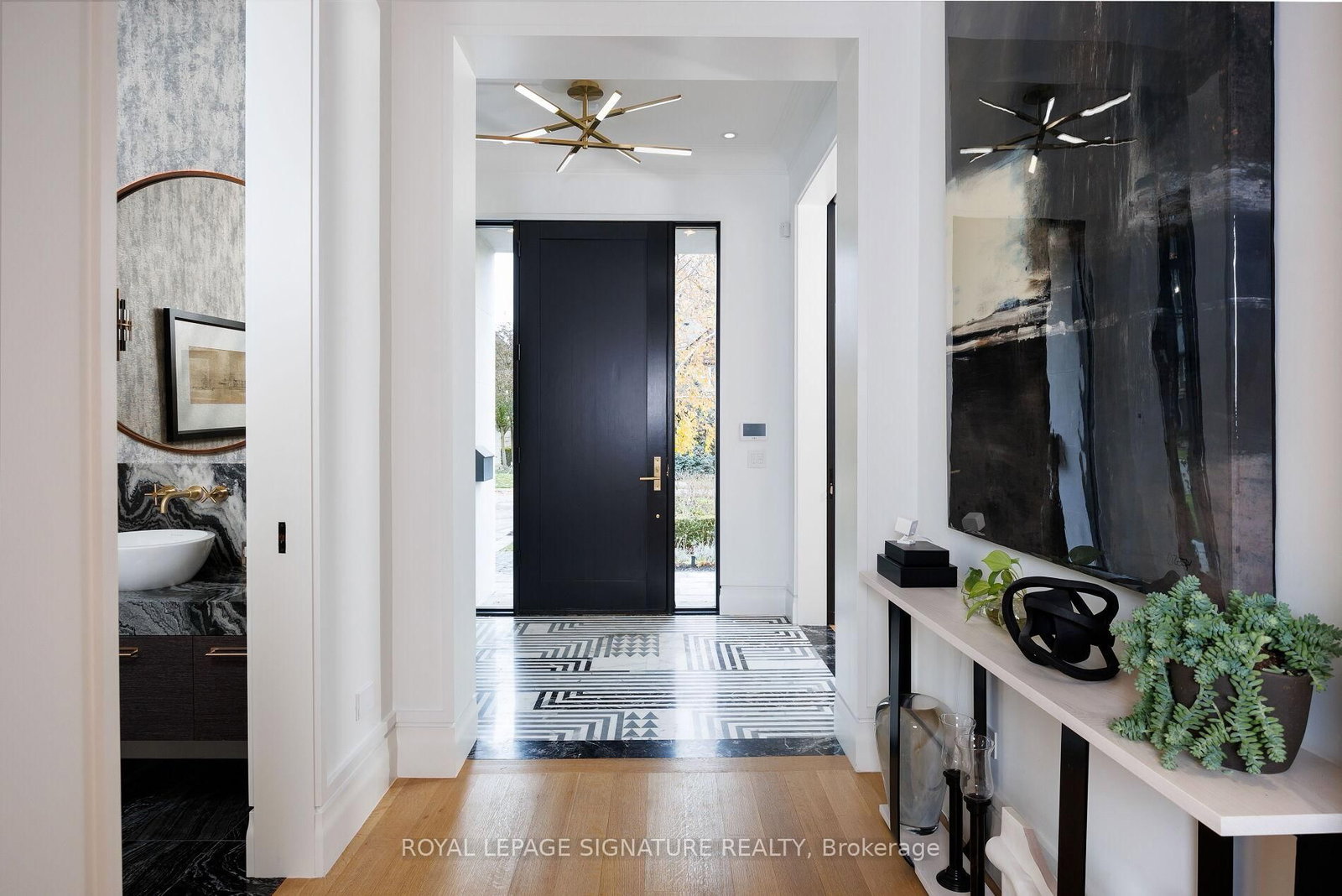 207 Strathallan Boulevard • Toronto, ON photo 6