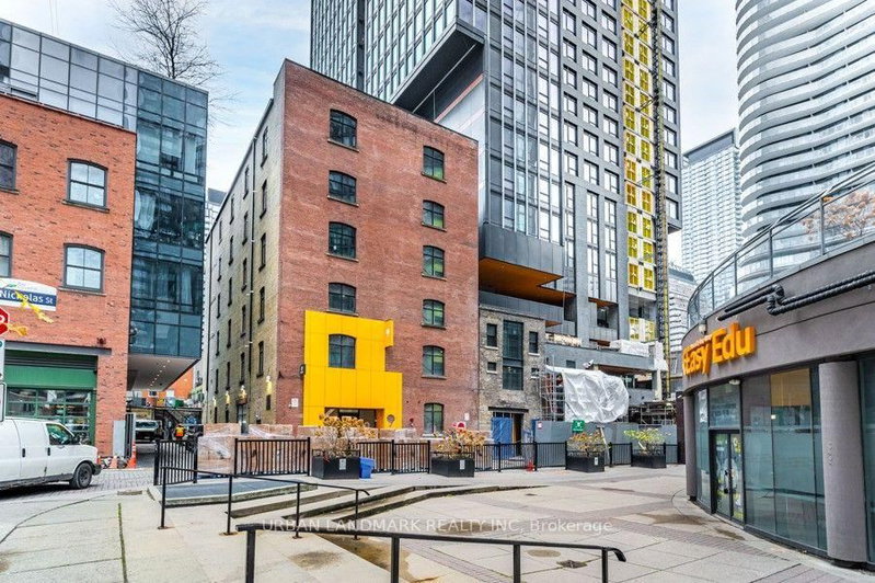 602 - 9 St. Nicholas Street