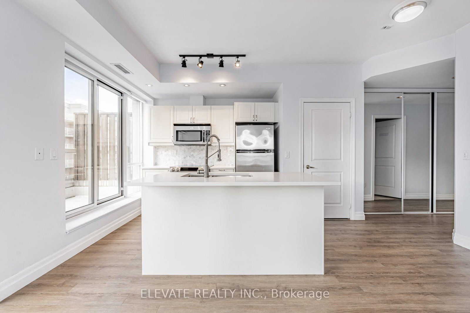 15 Stafford Street • #LPH5 • Toronto, ON photo 12