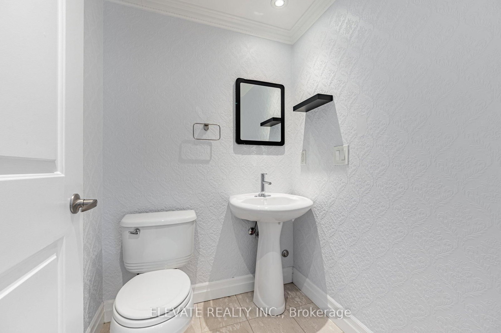 15 Stafford Street • #LPH5 • Toronto, ON photo 21