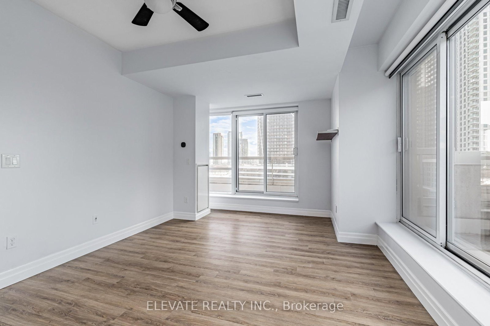 15 Stafford Street • #LPH5 • Toronto, ON photo 8
